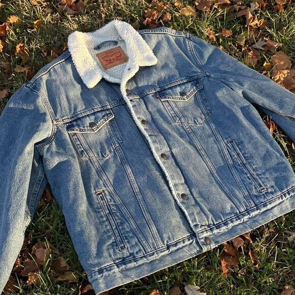 Levi’s Sherpa Lined Denim Jacket - Picture 3 of 7